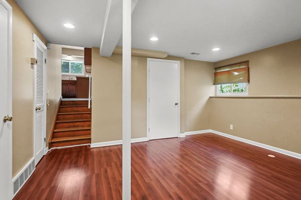 Empty room, Interior, Recessed Lighting, Wood Texture Flooring