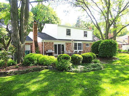 Exterior, Facade, Brick Facade, Split Level