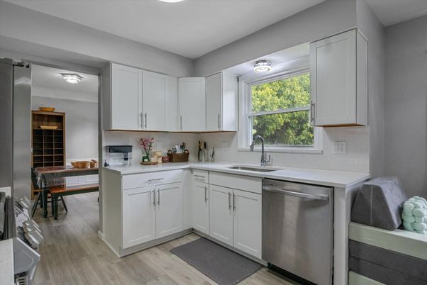 Dining room, Interior, Kitchen, Stainless Steel Appliances, Wood Texture Flooring