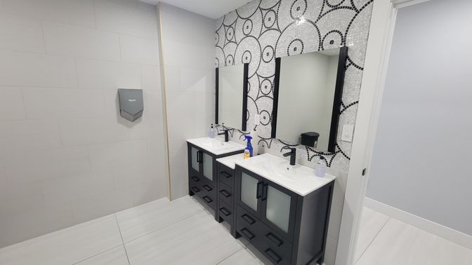 Bathroom, Dual Sink Vanities, Interior