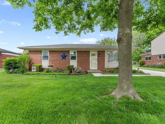 Exterior, Facade, Brick Facade, Ranch