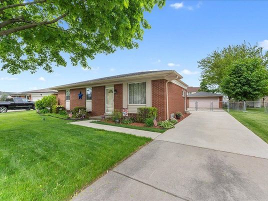 Exterior, Facade, Brick Facade, Ranch