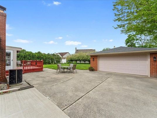 Detached Garage, Exterior