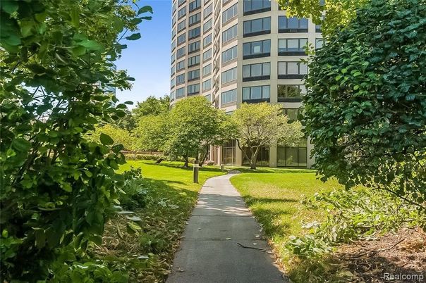 Exterior, Facade, Condo Building