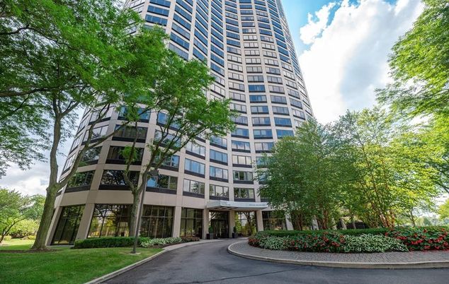 Exterior, Facade, Condo Building