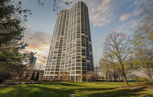 Exterior, Facade, Highrise