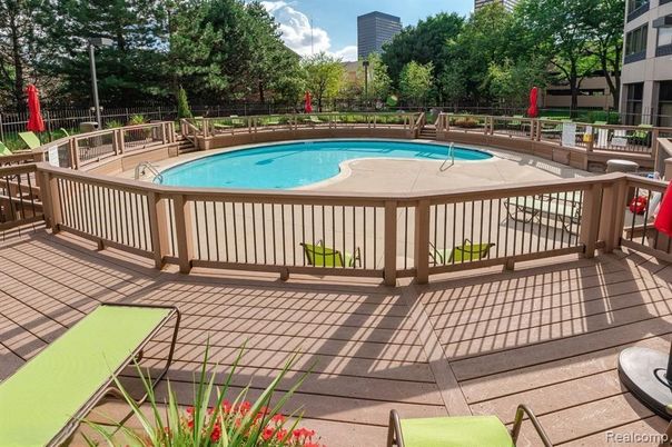 Exterior, Pool