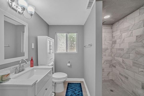 Bathroom, Interior, Recessed Lighting