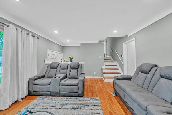 Interior, Living room, Recessed Lighting, Wood Texture Flooring