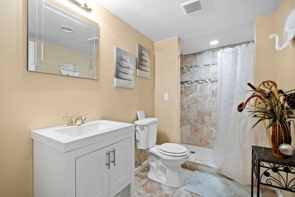 Bathroom, Interior, Recessed Lighting