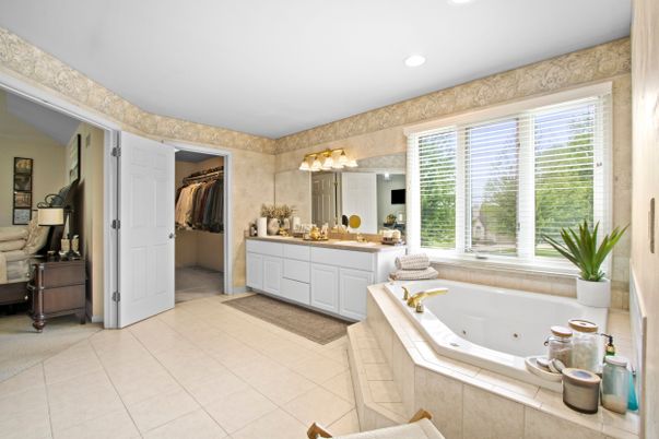 Bathroom, Interior, Recessed Lighting