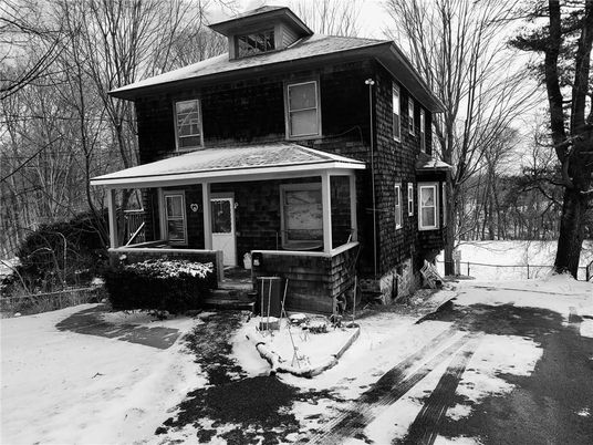 Exterior, Facade, Brick Facade, American Foursquare