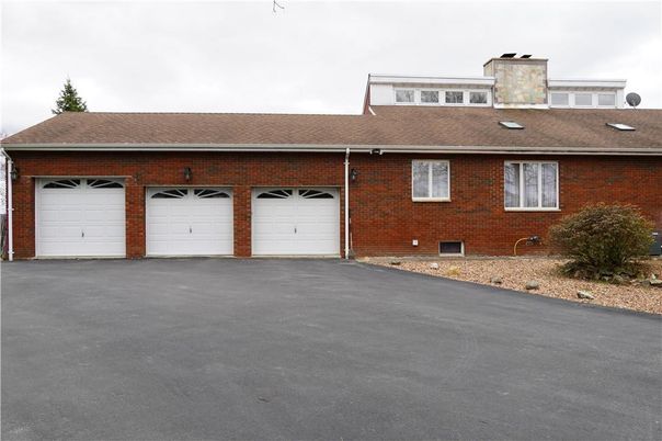 Attached, Exterior, Facade, Brick Facade, Ranch