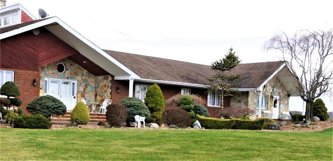 Exterior, Facade, Brick Facade, Ranch