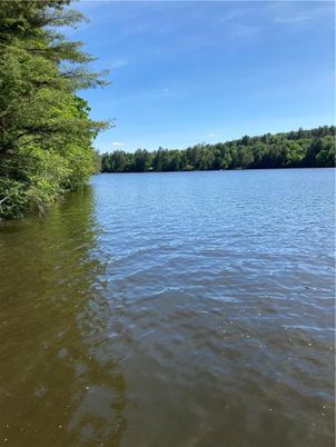 Exterior, Lake