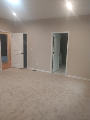 Empty room, Interior, Recessed Lighting