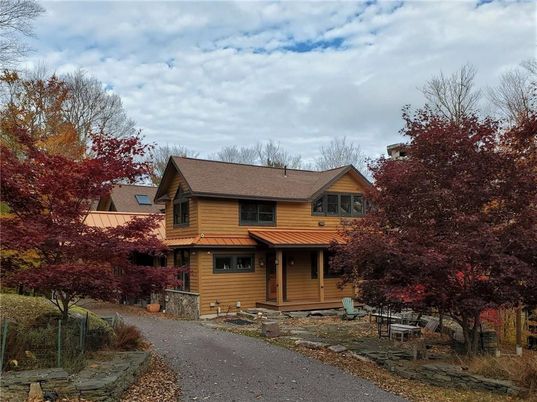 Exterior, Facade, Log Home