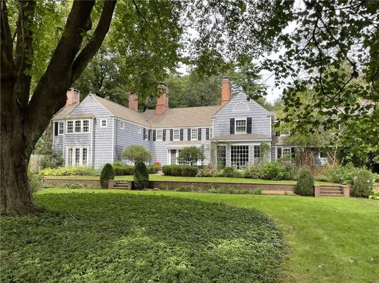 Backyard, Exterior, Facade, Cape Cod