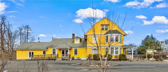Exterior, Facade, Cape Cod