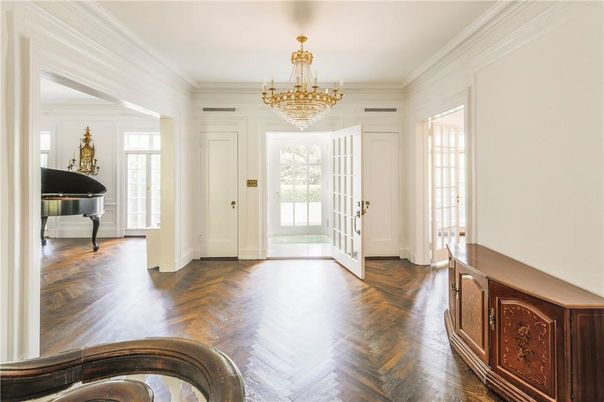 Chandelier, Interior, Piano, Wood Texture Flooring