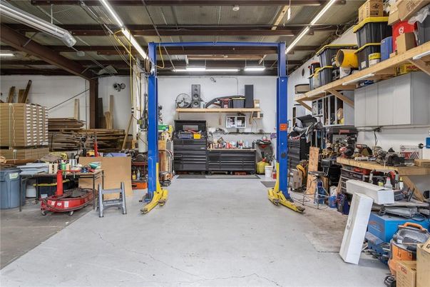 Garage, Interior