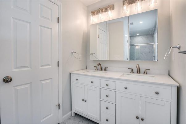 Bathroom, Dual Sink Vanities, Interior