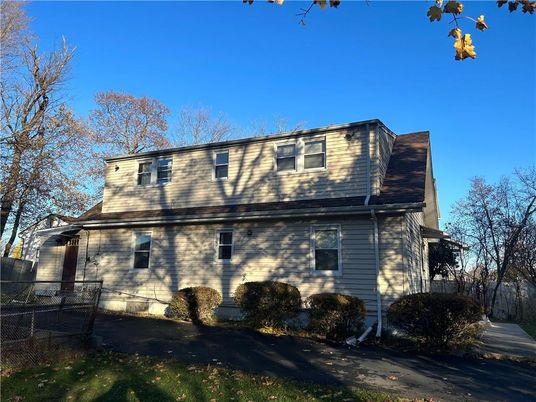 Exterior, Facade, Cape Cod