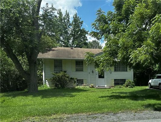 Backyard, Exterior, Facade, Split Level
