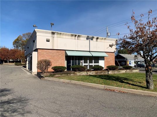 Exterior, Facade, Brick Facade, Modern