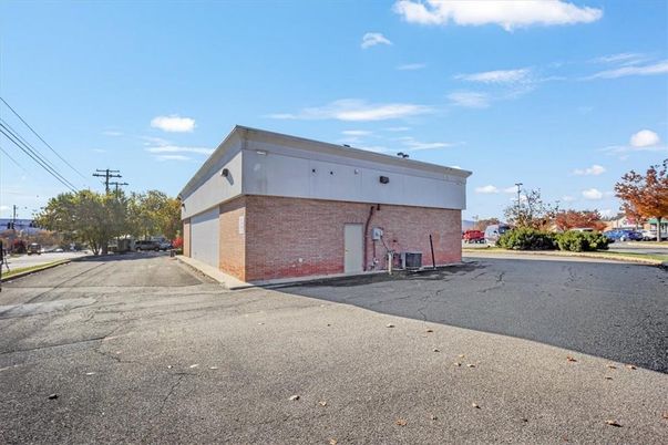 Detached Garage, Exterior