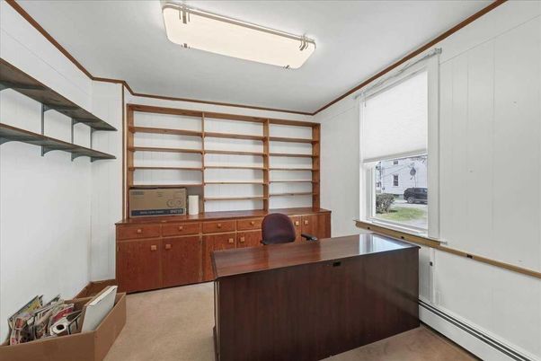 Home Office, Interior
