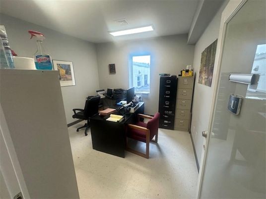 Home Office, Interior
