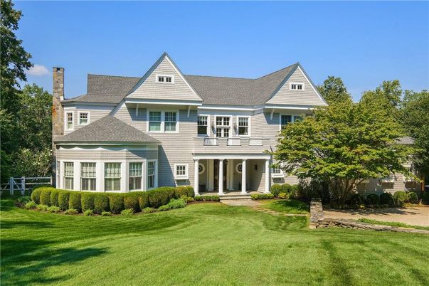 Backyard, Exterior, Facade, Queen Anne Victorian