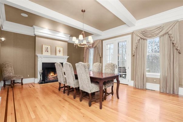 Chandelier, Dining room, Fireplace, Interior, Wood Texture Flooring