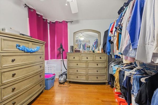 Interior, Walk-in Closets, Wood Texture Flooring