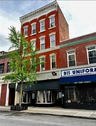 Exterior, Facade, Brick Facade, Rowhouse