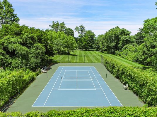 Exterior, Tennis Courts