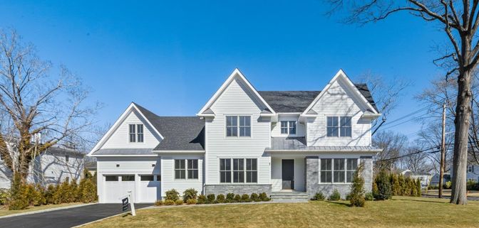 Attached, Exterior, Facade, Farmhouse