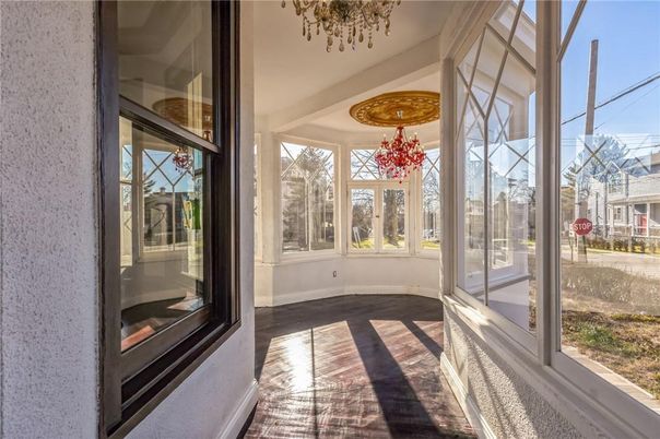 Chandelier, Interior, Sun Room, Wood Texture Flooring