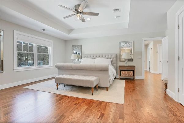 Bedroom, Interior, Living room, Recessed Lighting, Wood Texture Flooring