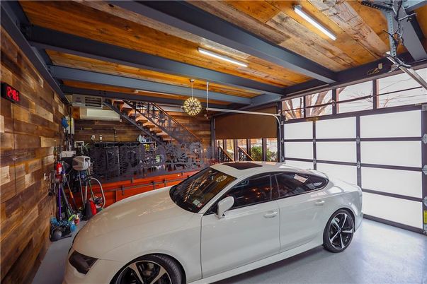Garage, Interior, Wooden Beams