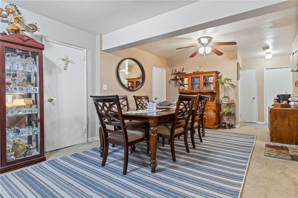 Dining room, Interior