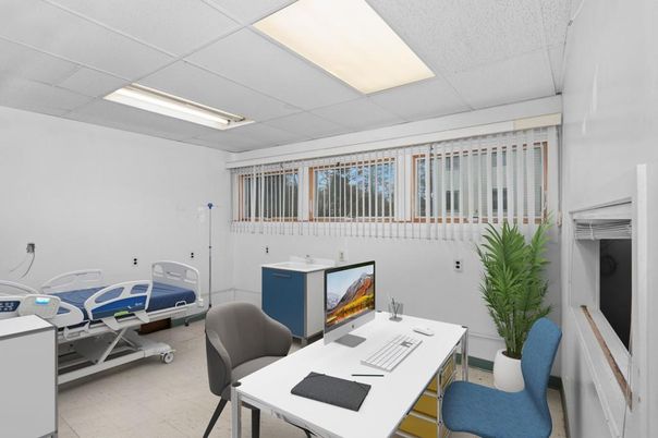 Home Office, Interior