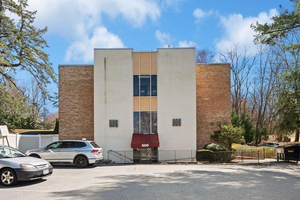 Exterior, Facade, Brick Facade, Modern