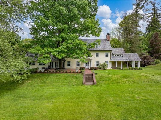 Backyard, Exterior, Facade, Cape Cod