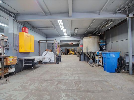 Garage, Interior