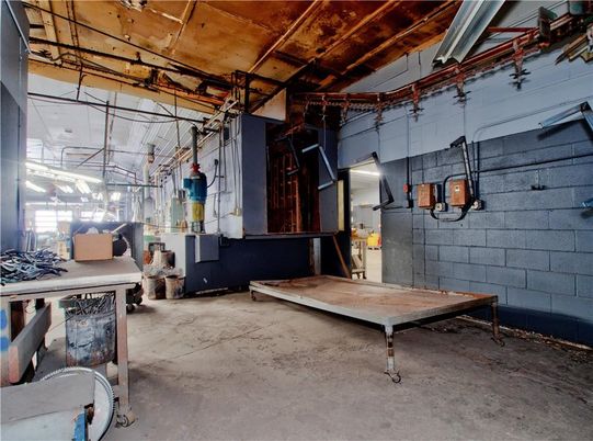 Garage, Interior