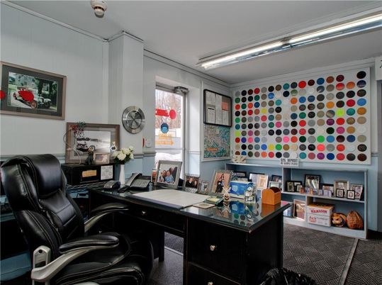 Home Office, Interior