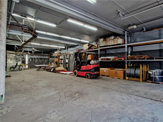 Garage, Interior