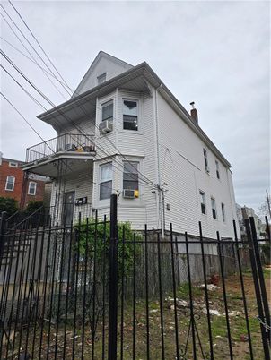 Exterior, Facade, Queen Anne Victorian